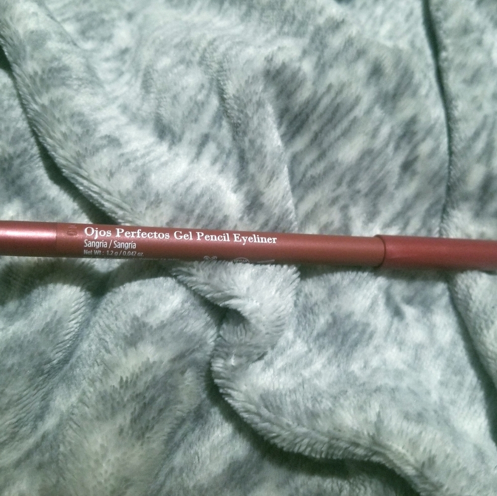 NWT Araceli Wine color Gel Pen eyeliner new!